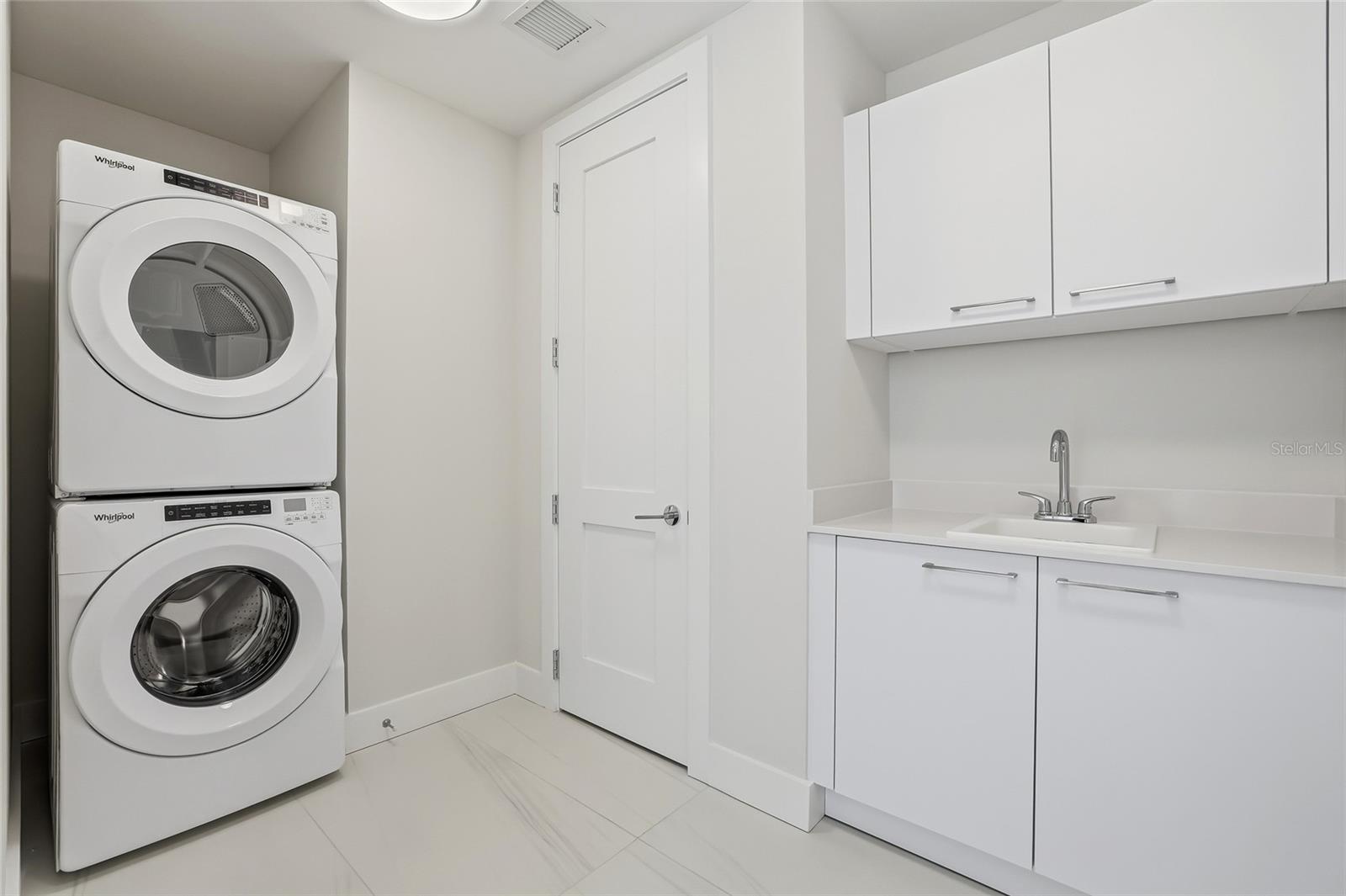 Image 93 of 97 For 275 1st Avenue S 1107