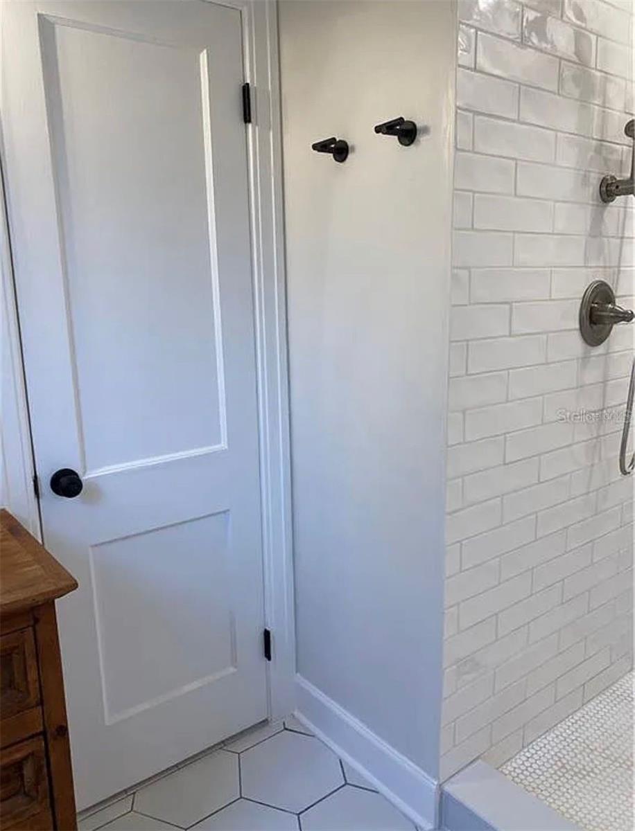 Image 28 of 57 For 4133 3rd Avenue N