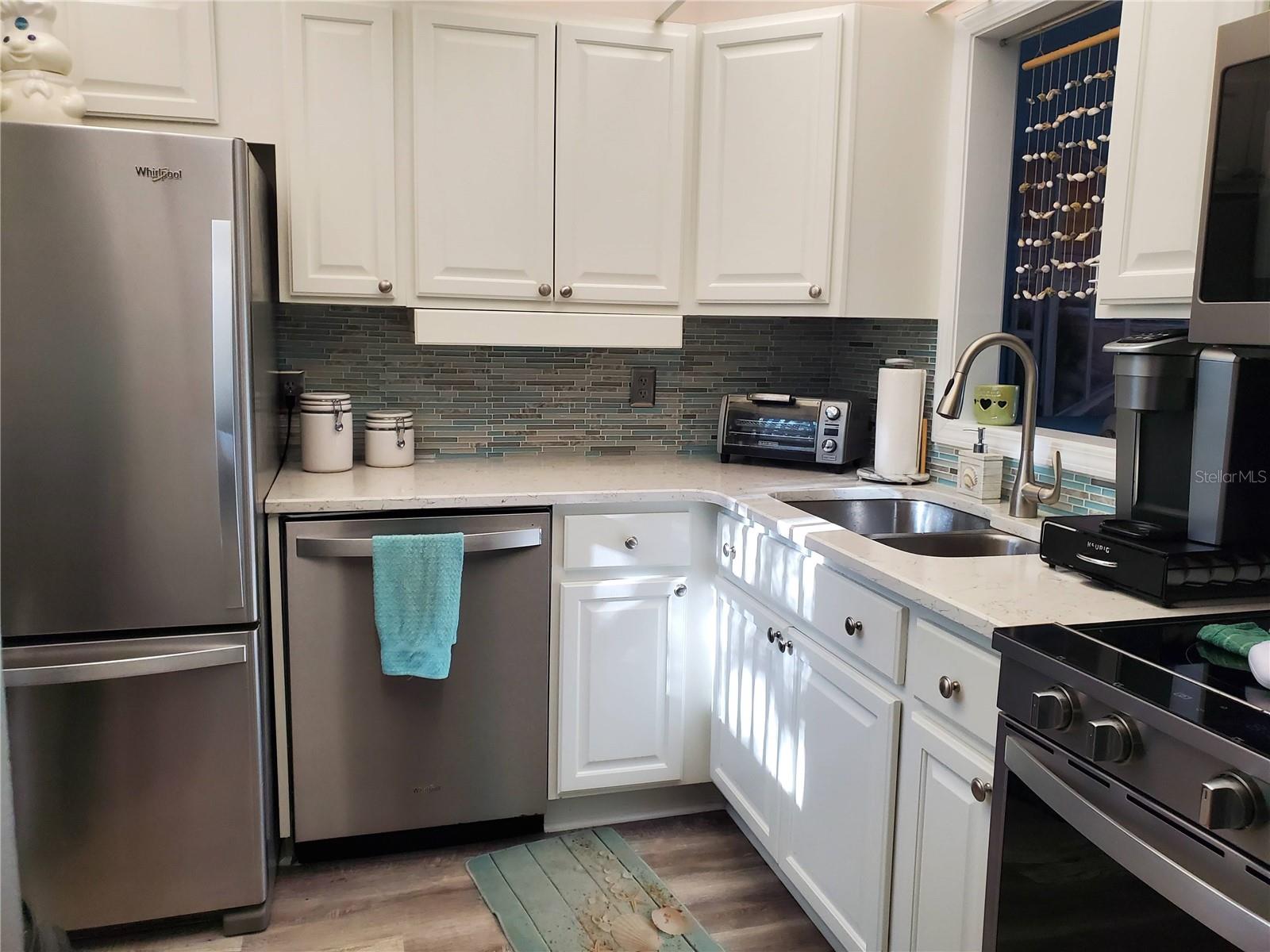 Image 3 of 40 For 11485 Oakhurst Road 1200-216