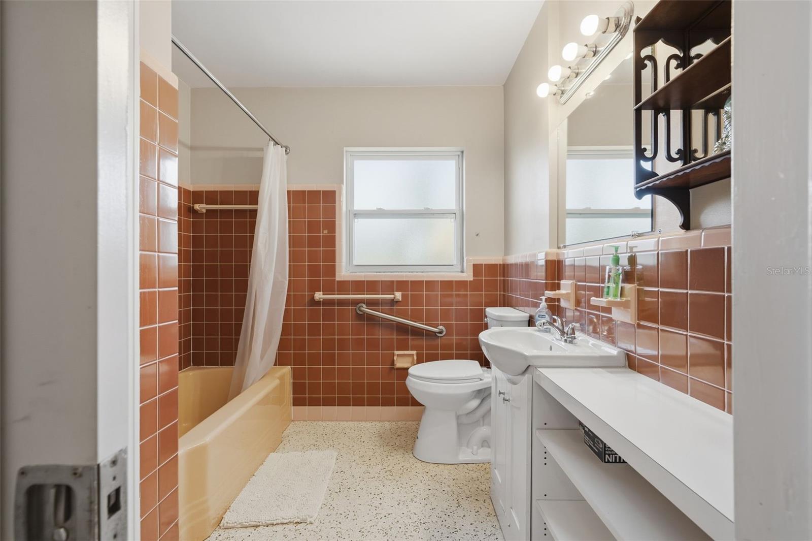 Image 22 of 45 For 610 Palm Avenue