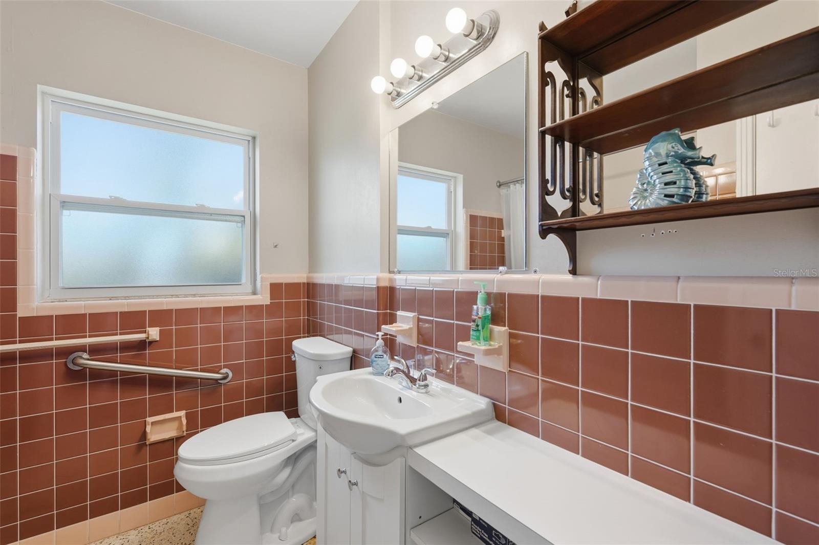 Image 23 of 45 For 610 Palm Avenue