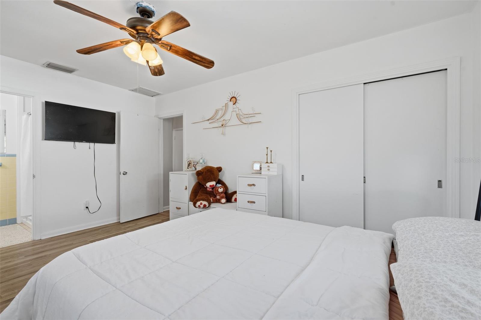 Image 24 of 45 For 610 Palm Avenue