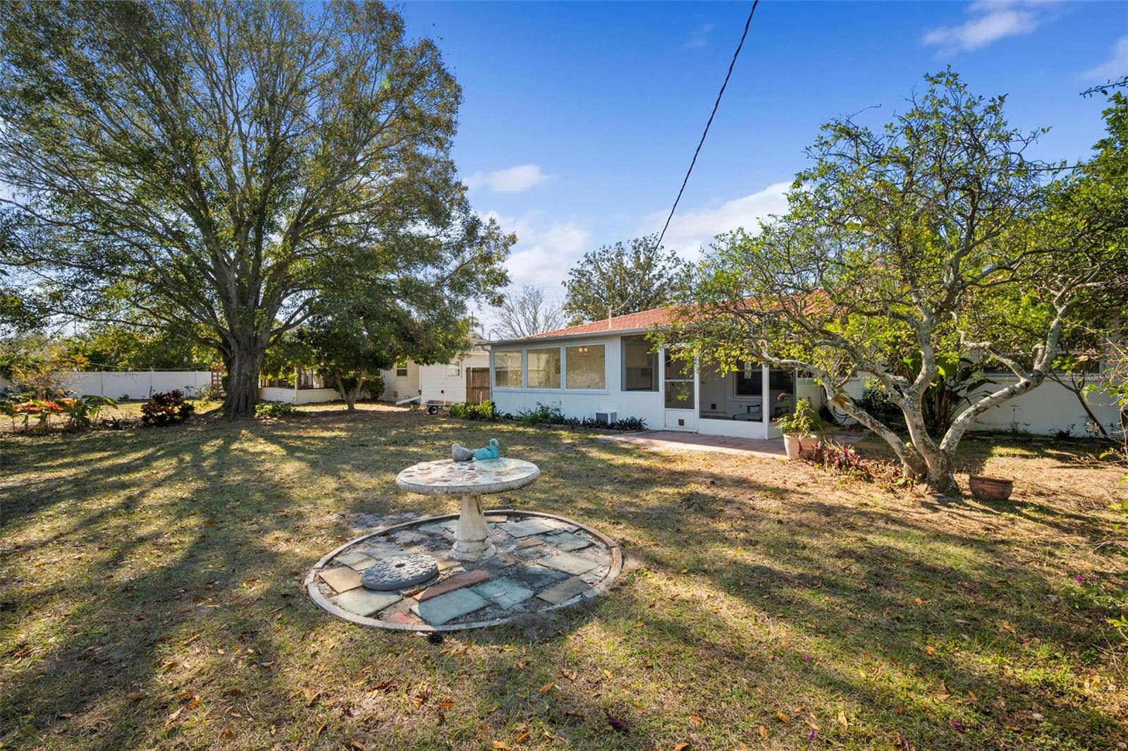 Image 37 of 45 For 610 Palm Avenue