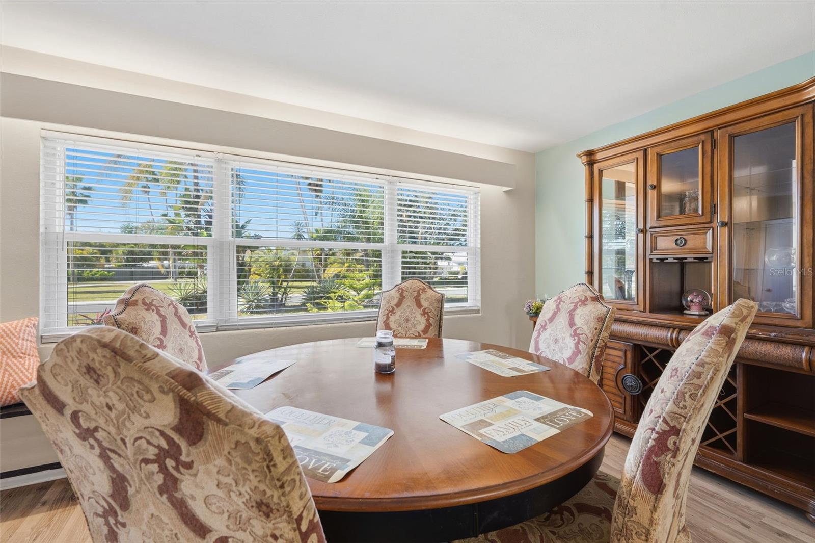 Image 7 of 45 For 610 Palm Avenue