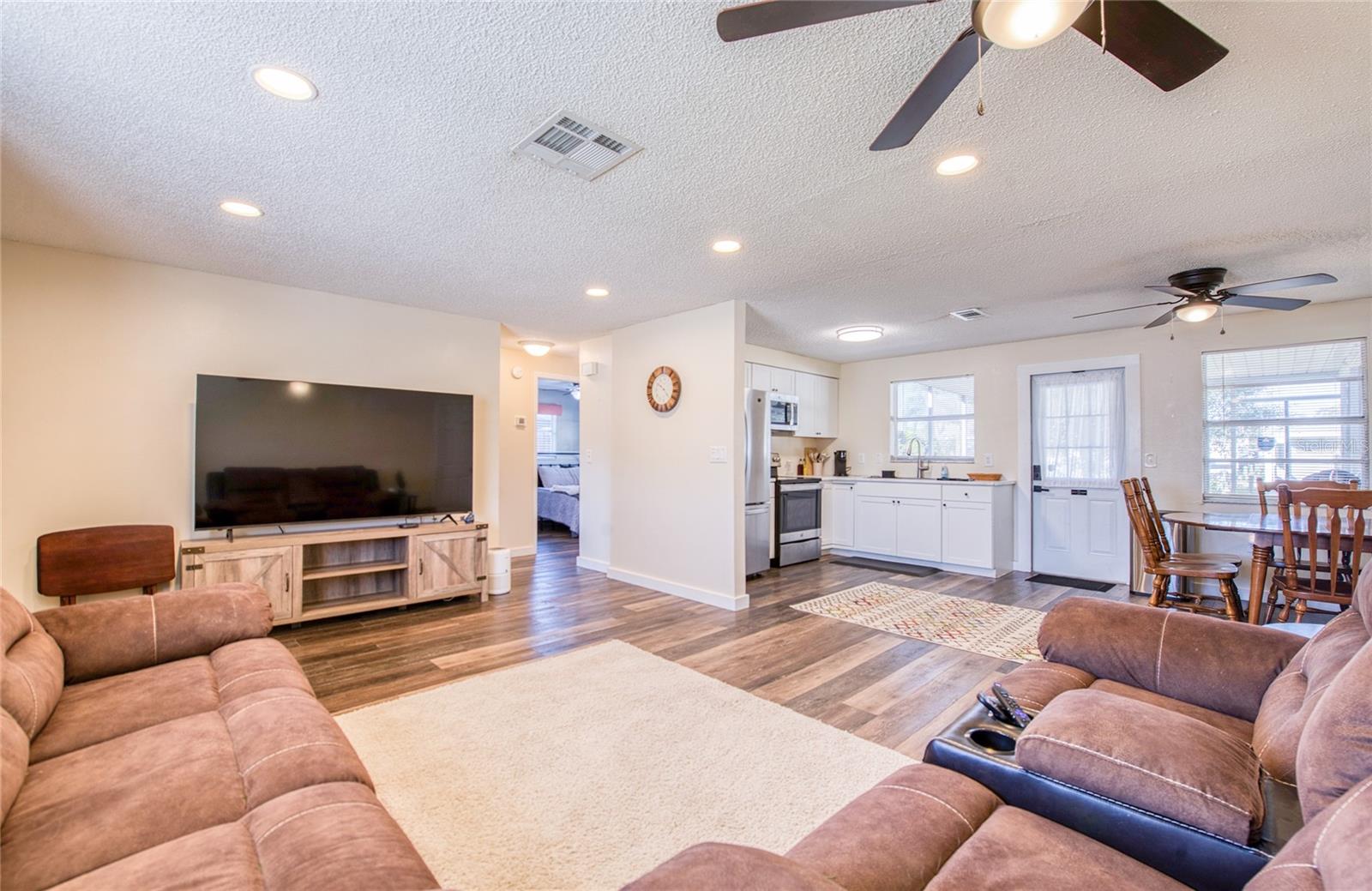 Image 10 of 38 For 4153 Swallowtail Drive