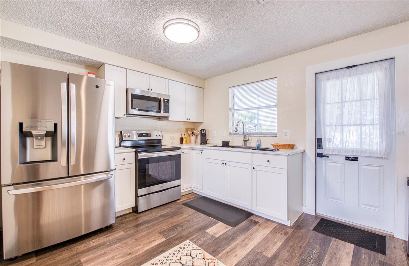 Image 14 of 38 For 4153 Swallowtail Drive