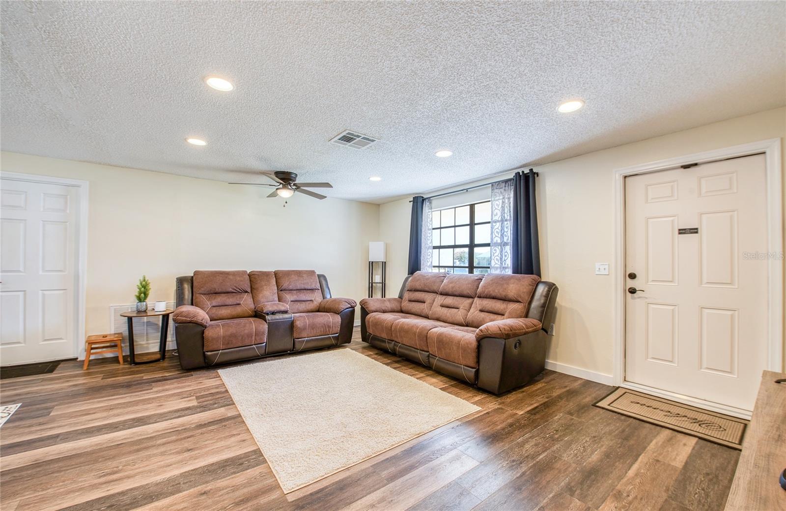 Image 9 of 38 For 4153 Swallowtail Drive