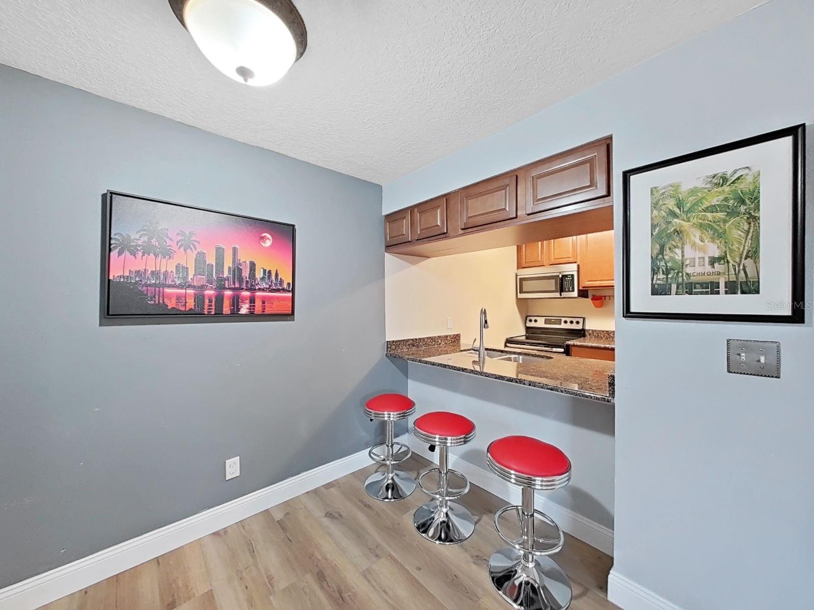 Image 4 of 22 For 1799 Highland Avenue 5