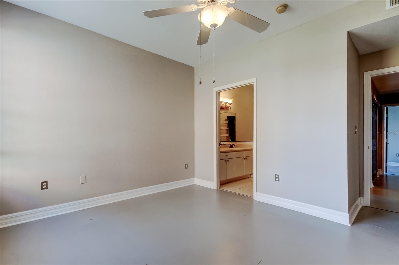 Image 19 of 29 For 9750 Lake Chase Island Way 9750