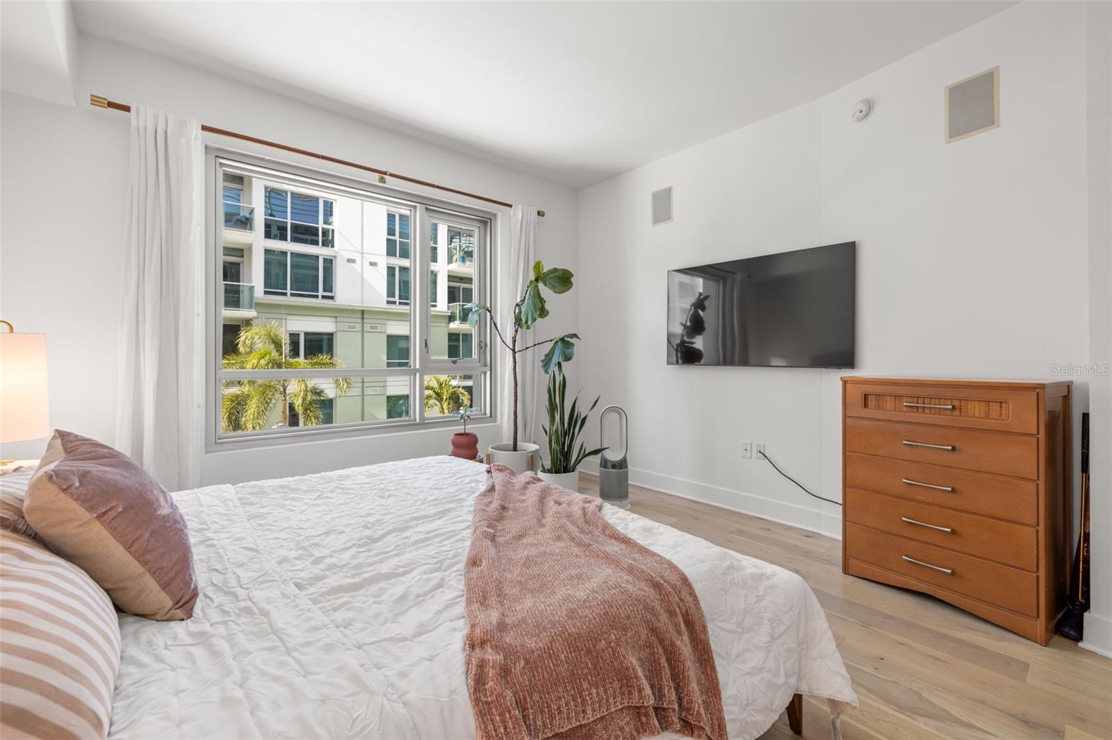 Image 13 of 33 For 912 Channelside Drive 2517