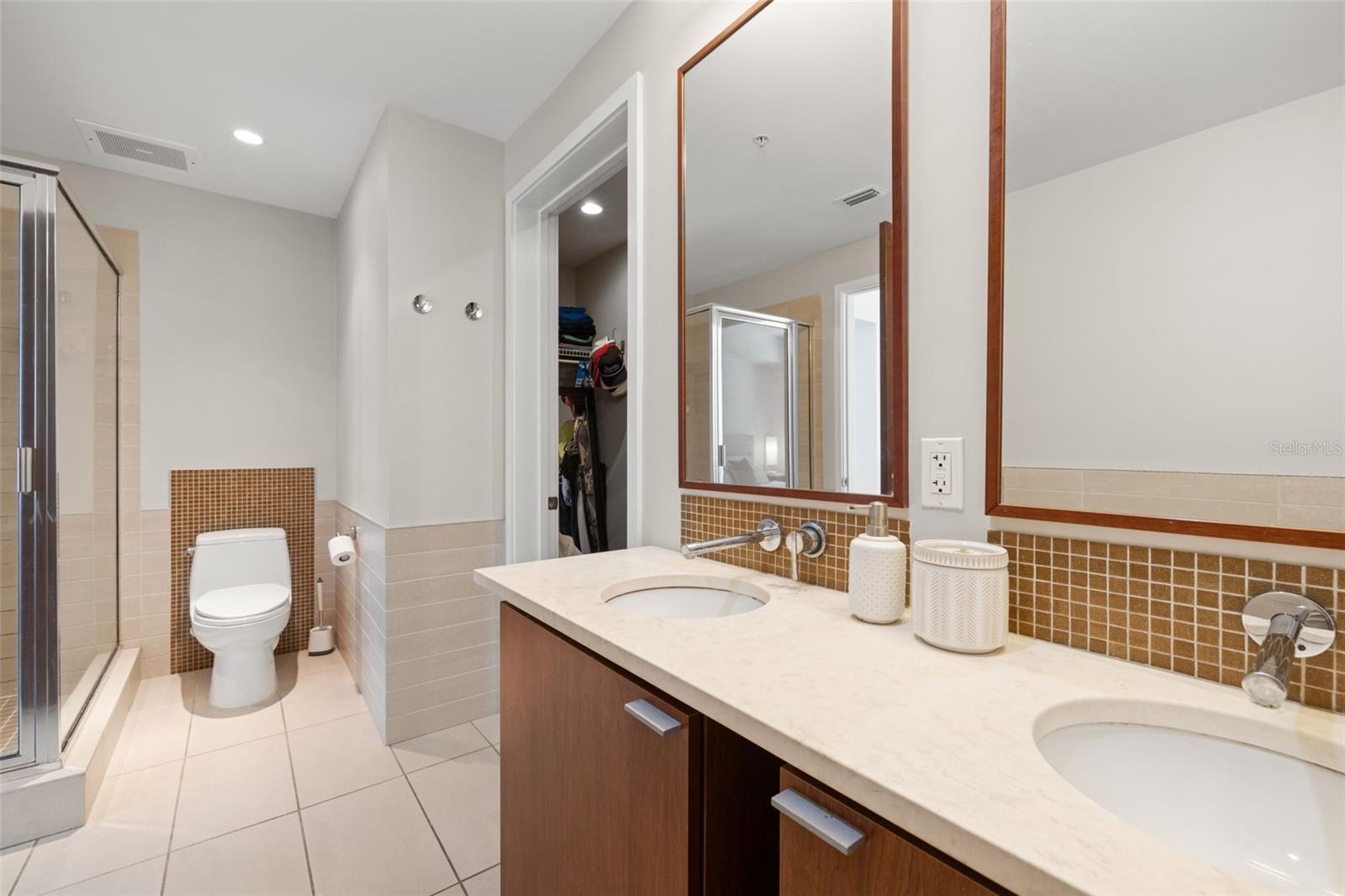 Image 16 of 33 For 912 Channelside Drive 2517