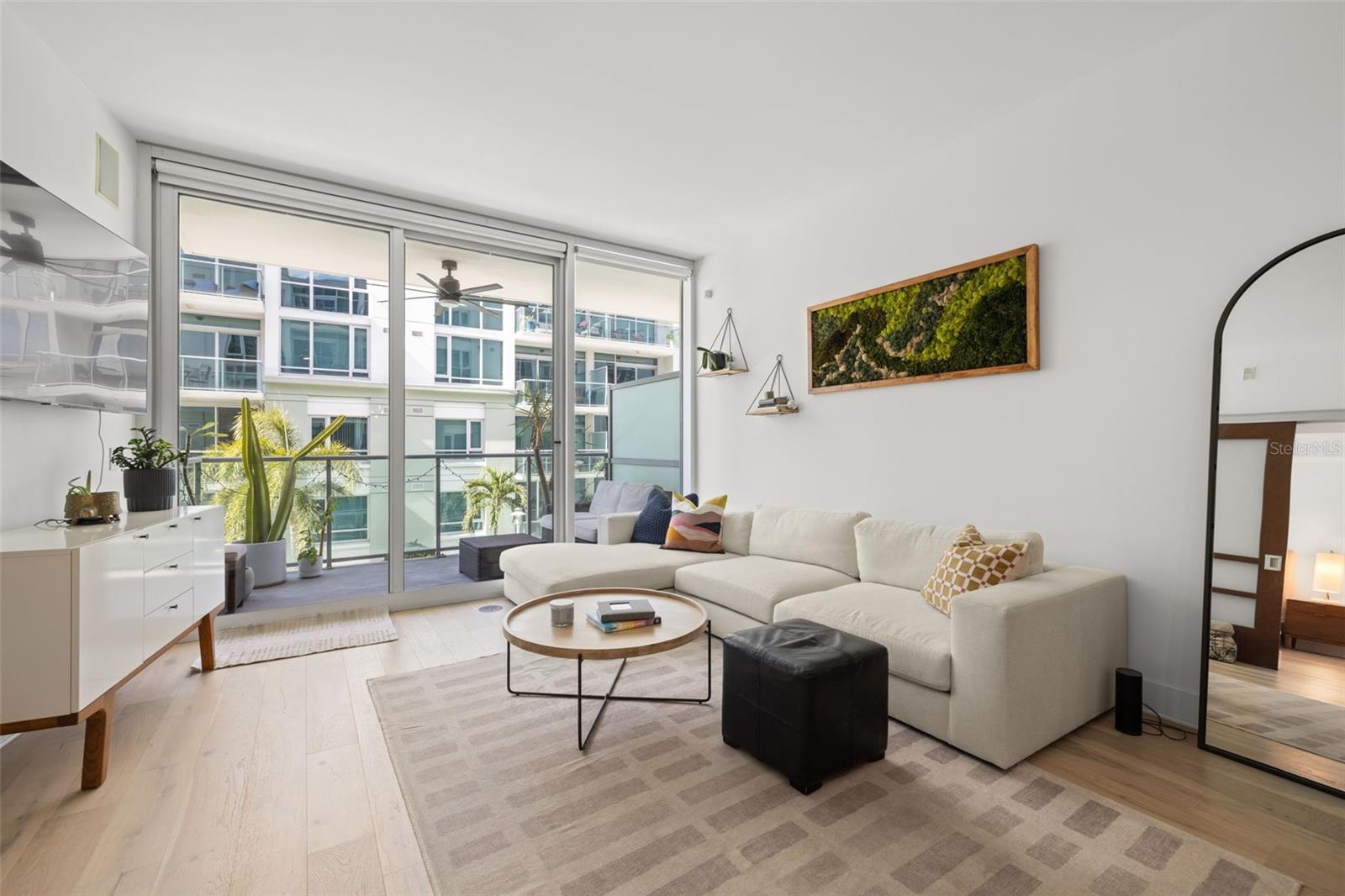 Image 6 of 33 For 912 Channelside Drive 2517