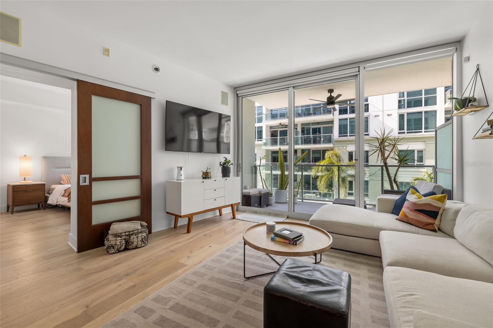 Image 7 of 33 For 912 Channelside Drive 2517