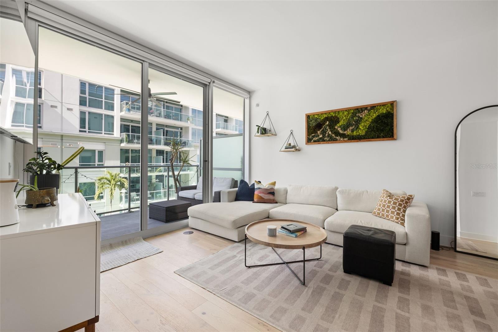 Image 9 of 33 For 912 Channelside Drive 2517