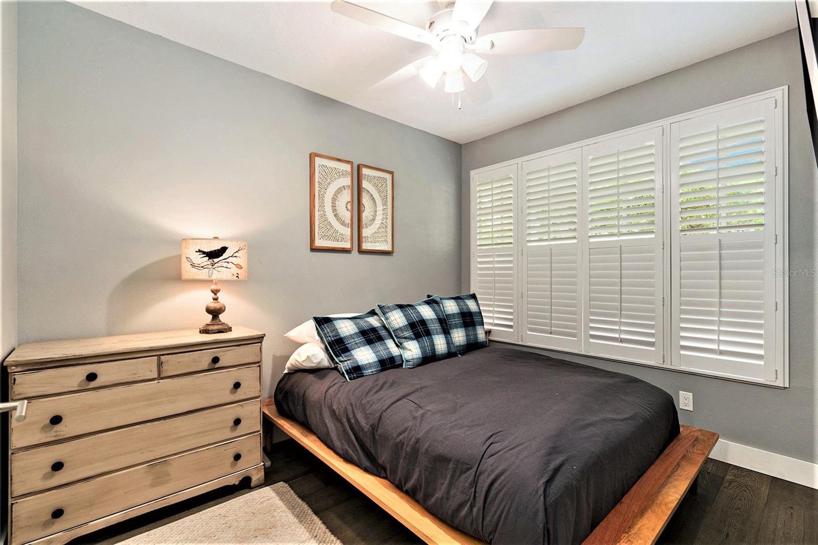 Listing photo id 15 for 801 Oregon Avenue A