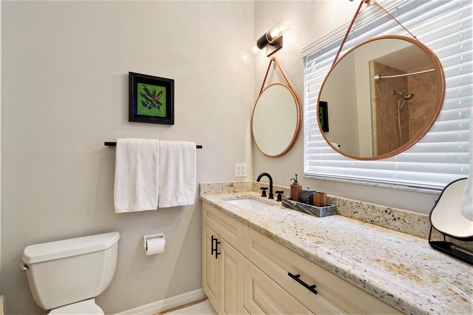 Listing photo id 18 for 801 Oregon Avenue A