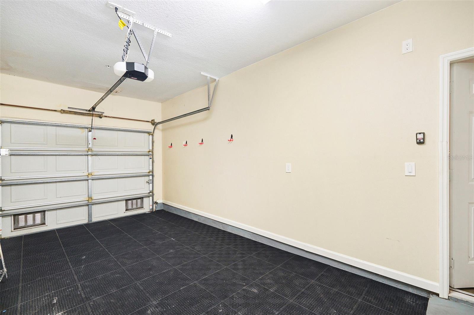 Listing photo id 22 for 801 Oregon Avenue A