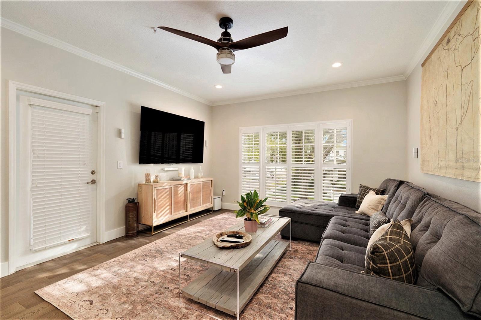 Listing photo id 2 for 801 Oregon Avenue A