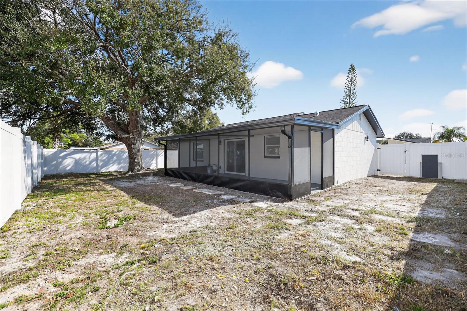 Image 10 of 33 For 10111 Pine Trails Court