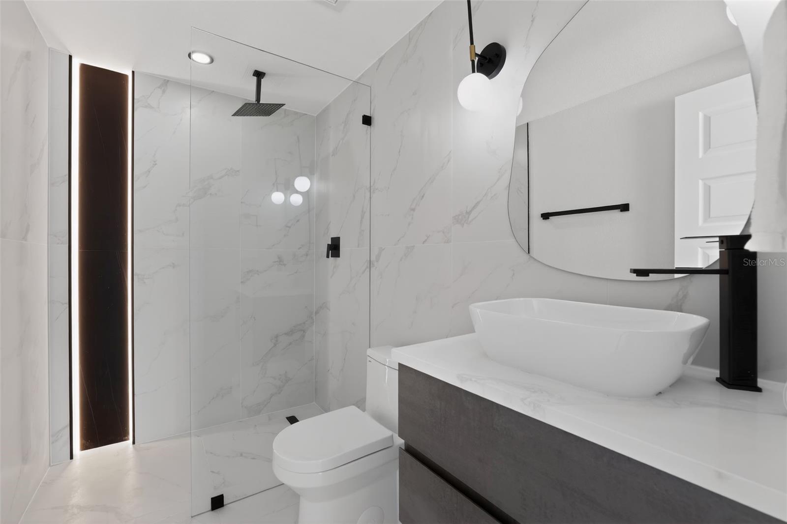 Image 30 of 33 For 10111 Pine Trails Court