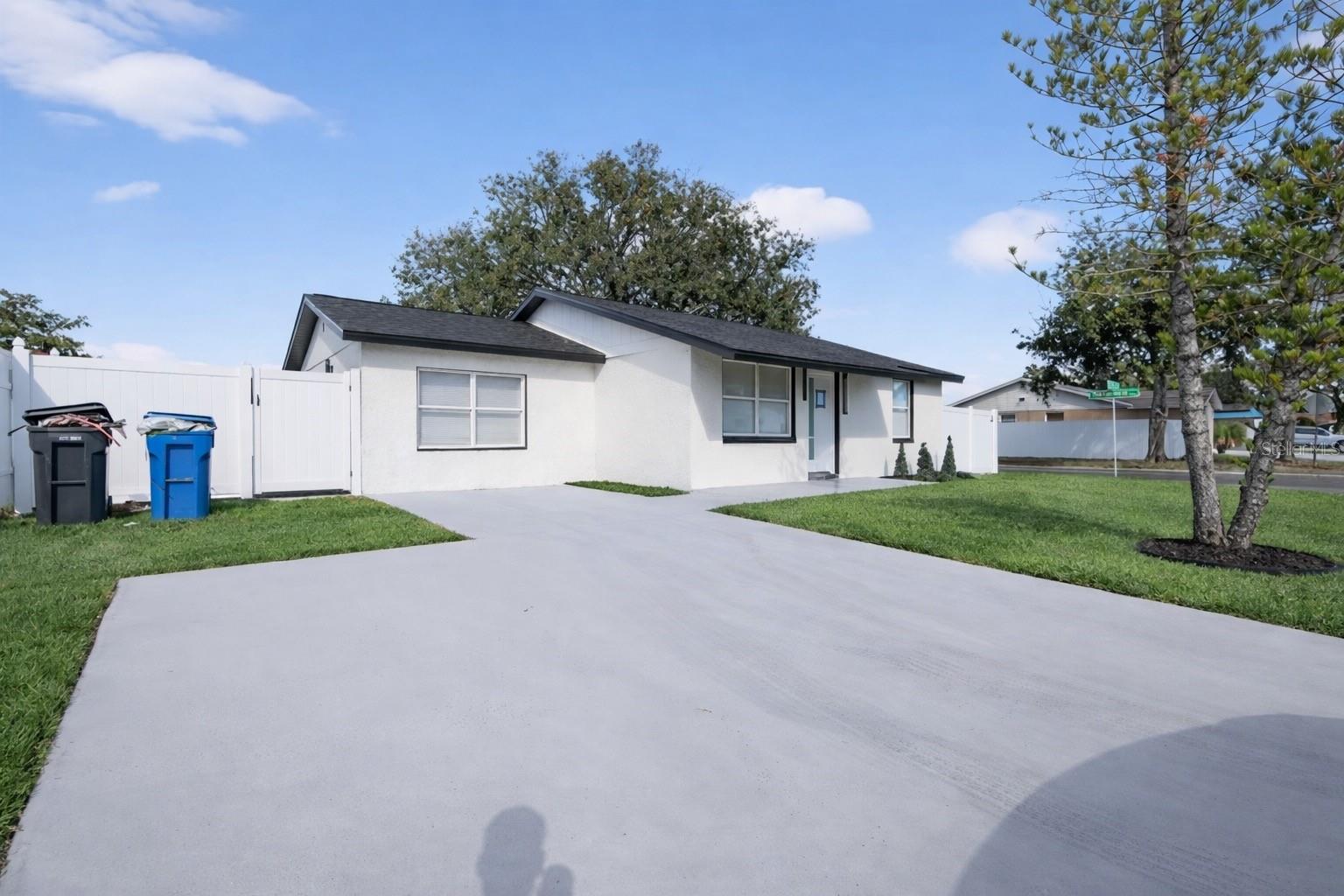 Image 5 of 33 For 10111 Pine Trails Court