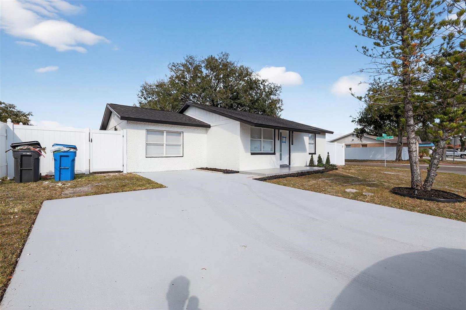 Image 6 of 33 For 10111 Pine Trails Court