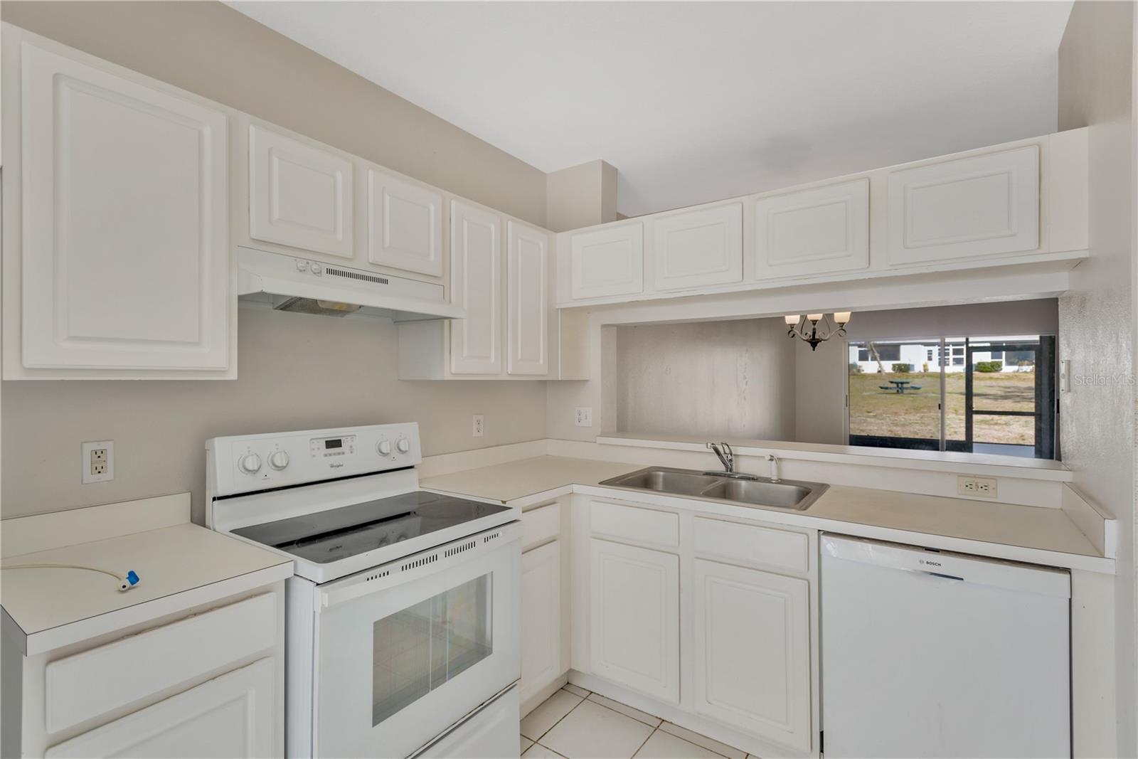 Image 7 of 37 For 2405 Lake Woodberry Circle