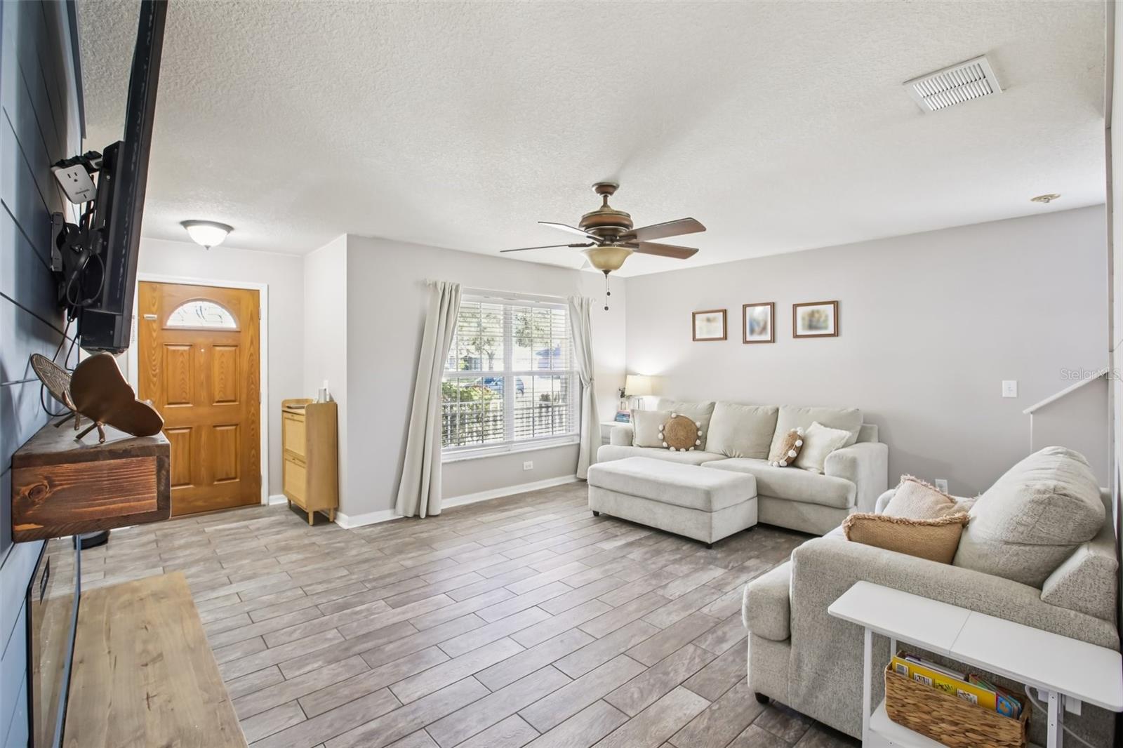 Image 5 of 29 For 8708 Persea Court