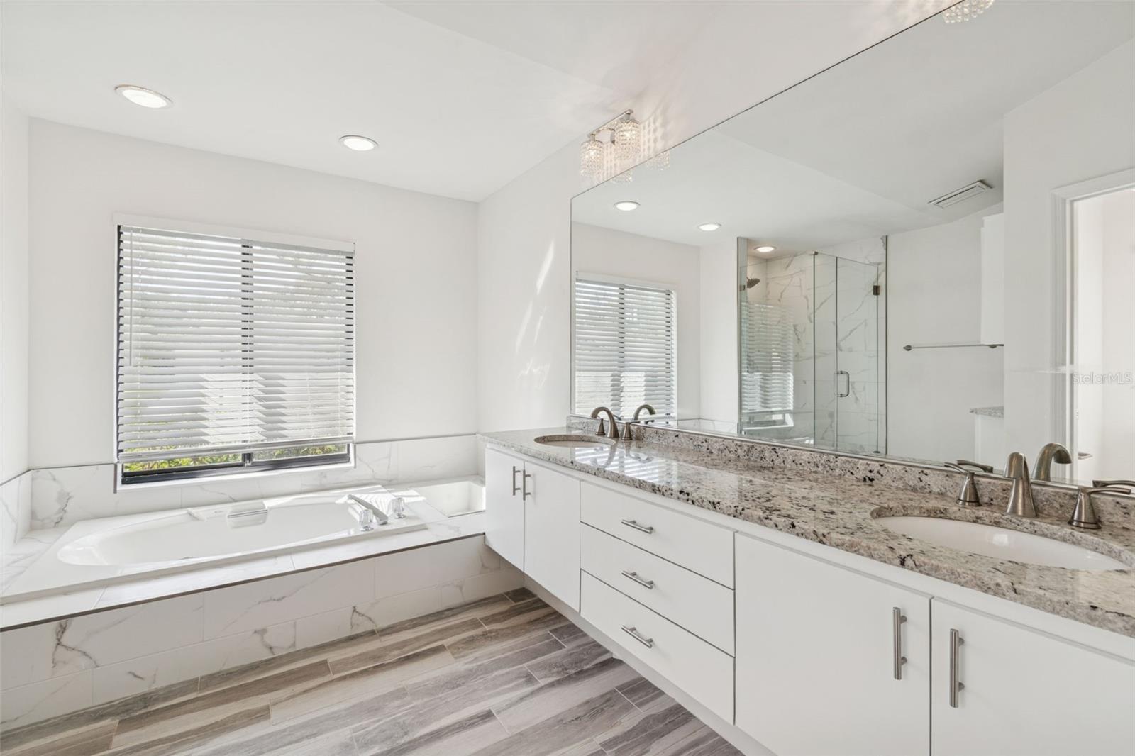 Image 16 of 35 For 11507 Moffat Place