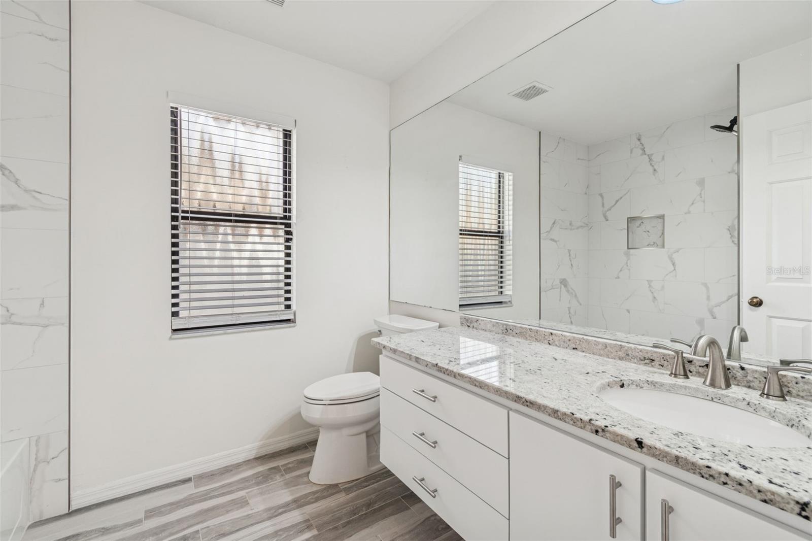 Image 18 of 35 For 11507 Moffat Place