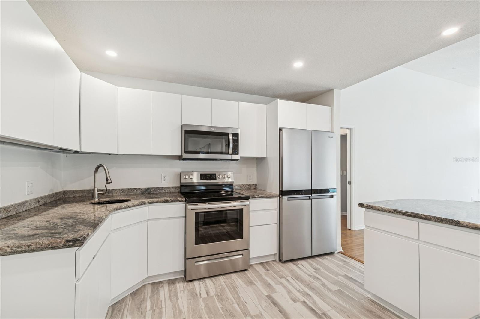 Image 23 of 35 For 11507 Moffat Place