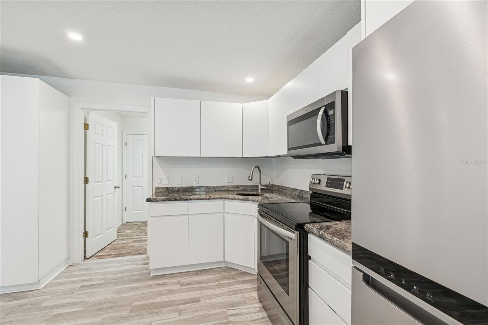 Image 25 of 35 For 11507 Moffat Place