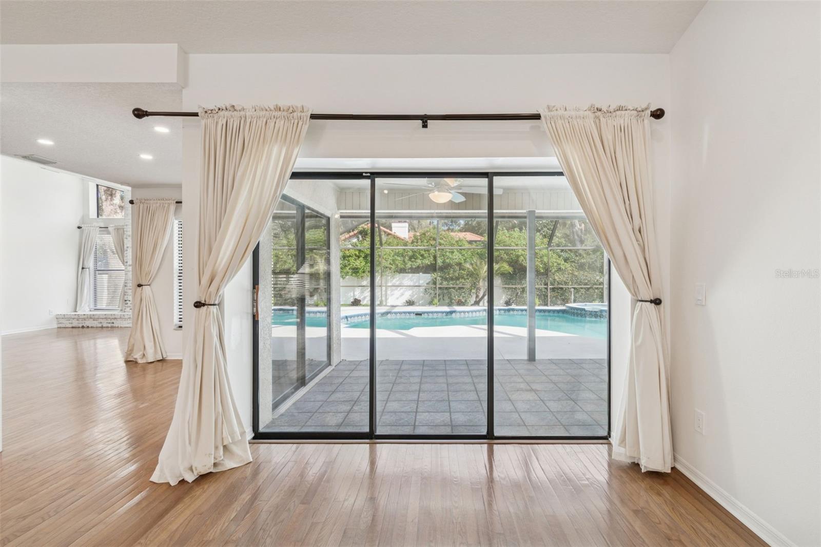 Image 26 of 35 For 11507 Moffat Place