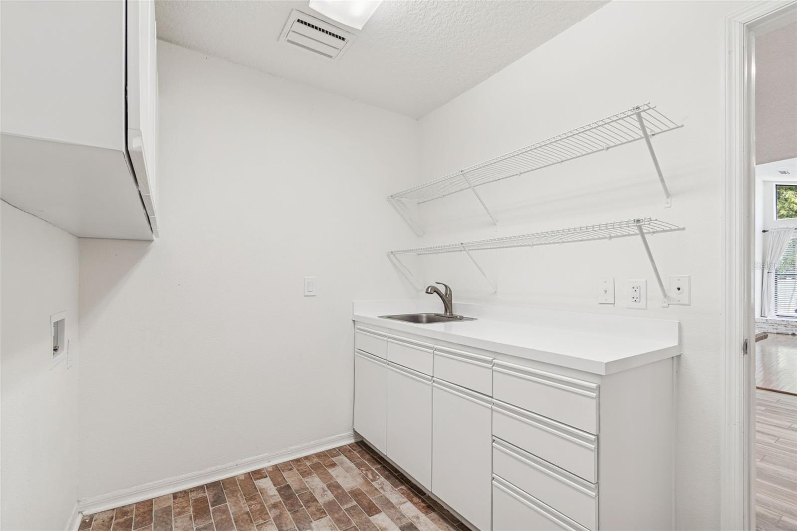 Image 28 of 35 For 11507 Moffat Place