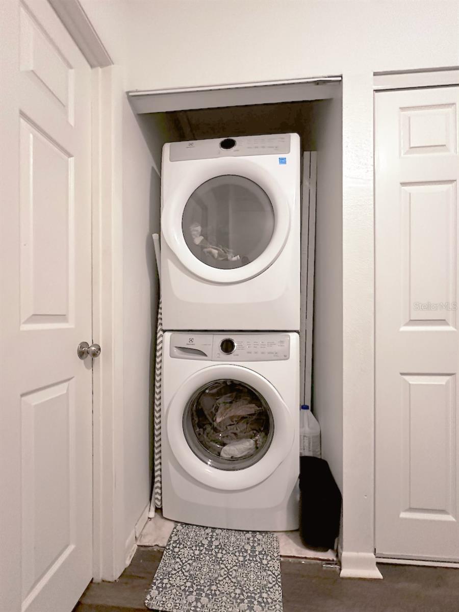 Image 26 of 38 For 1713 Azalea Court A