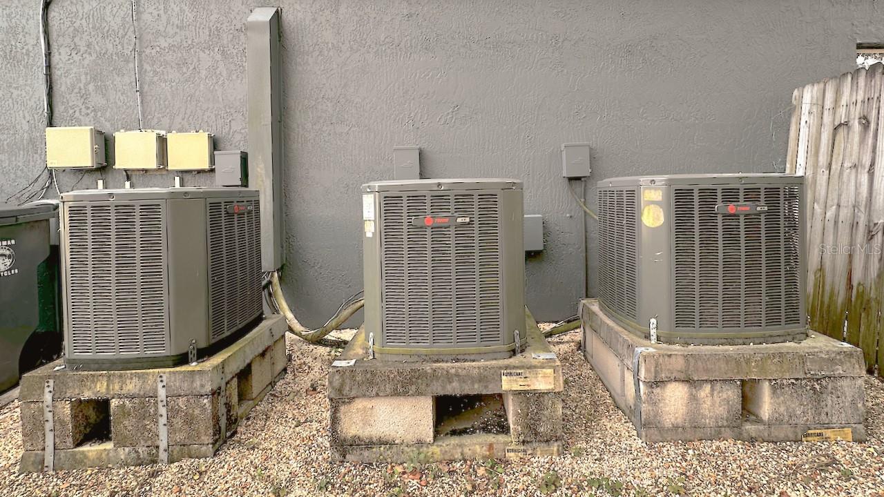 Image 31 of 38 For 1713 Azalea Court A