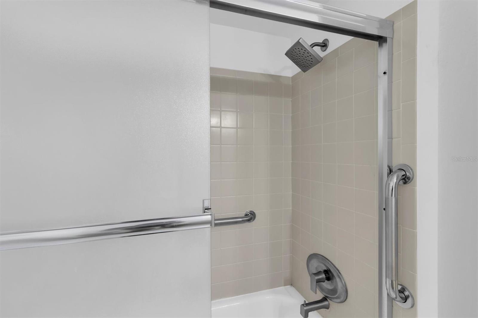 Image 17 of 54 For 1 Windrush Boulevard 87