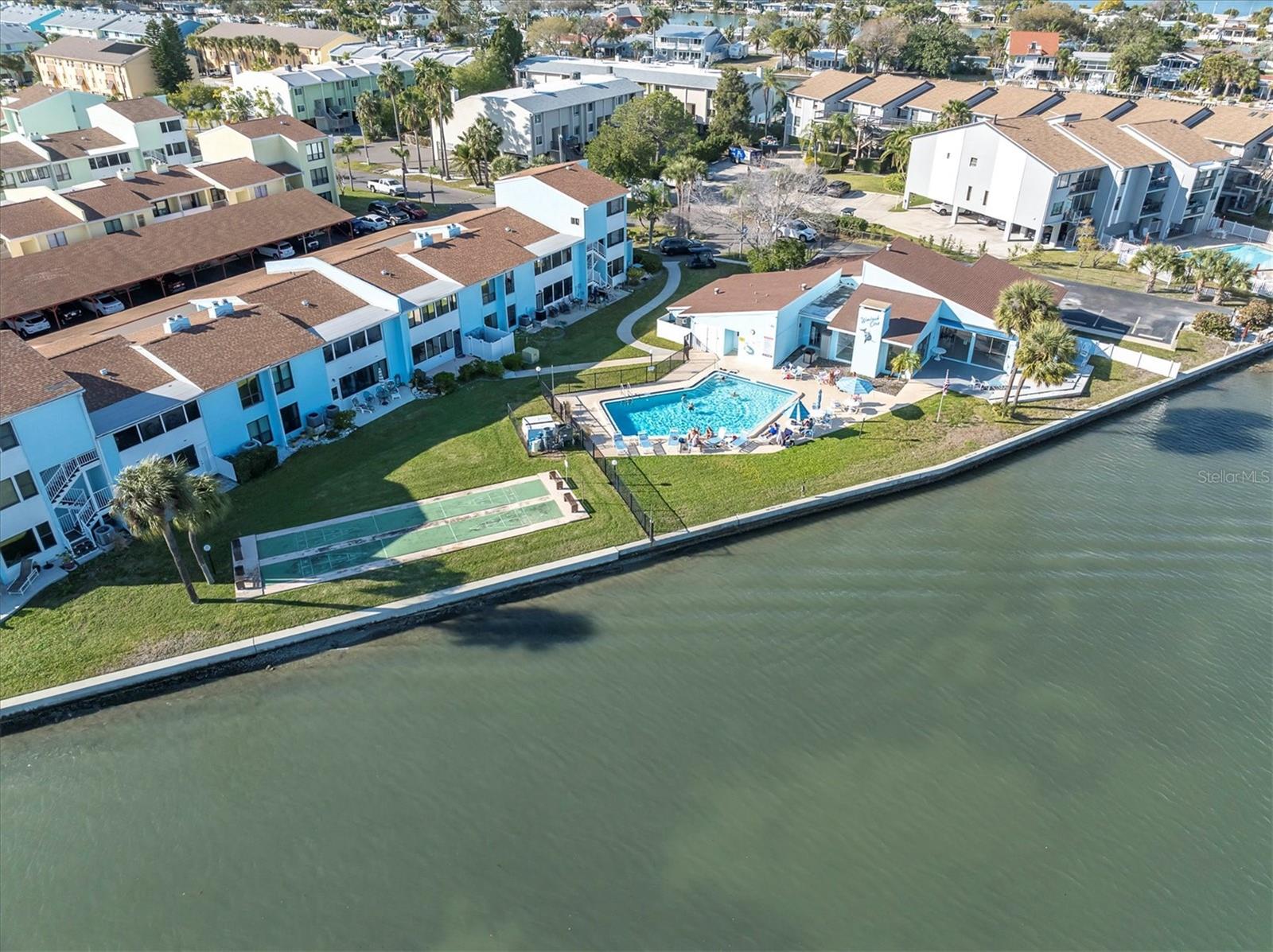 Image 41 of 54 For 1 Windrush Boulevard 87