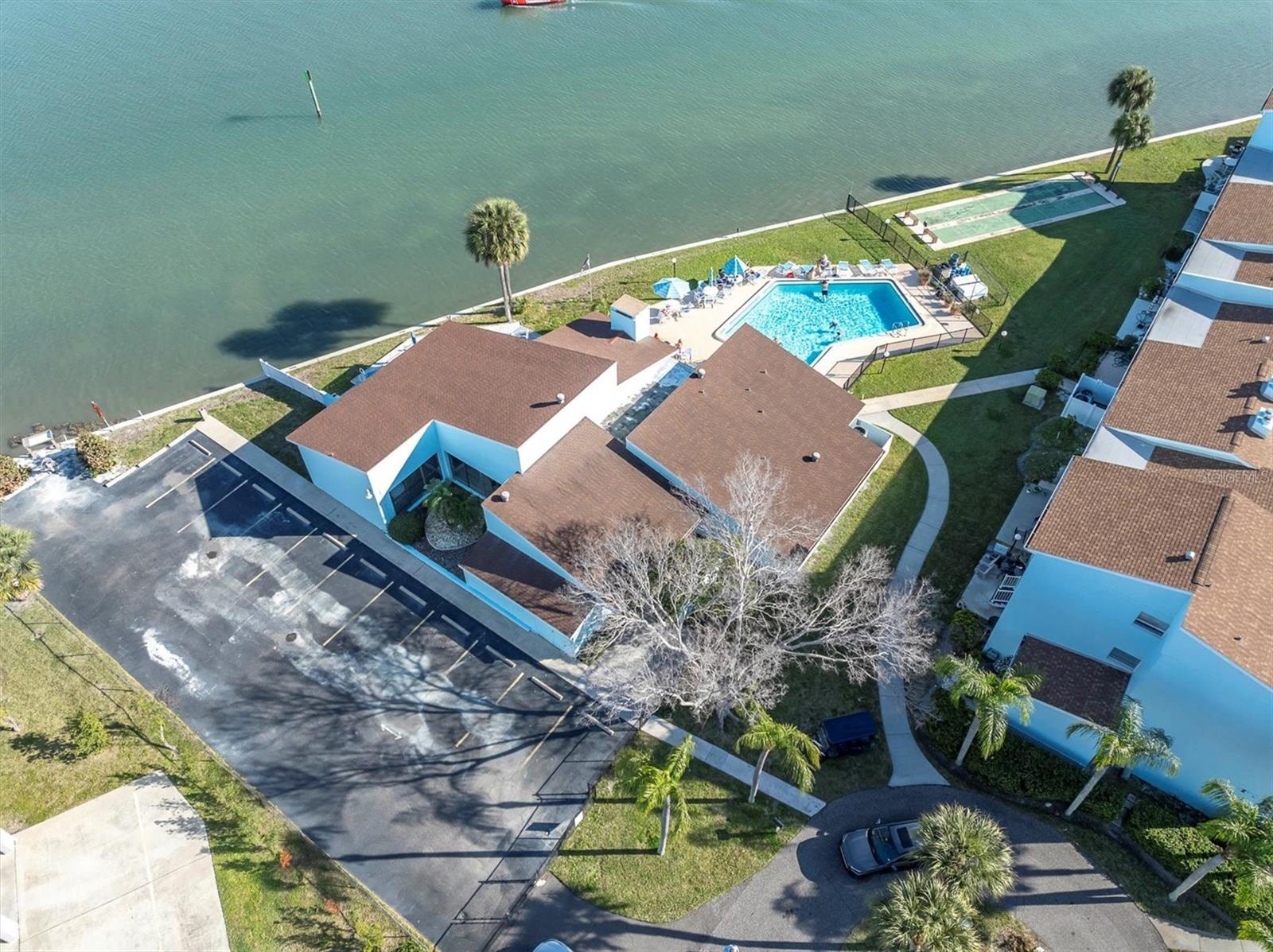 Image 42 of 54 For 1 Windrush Boulevard 87