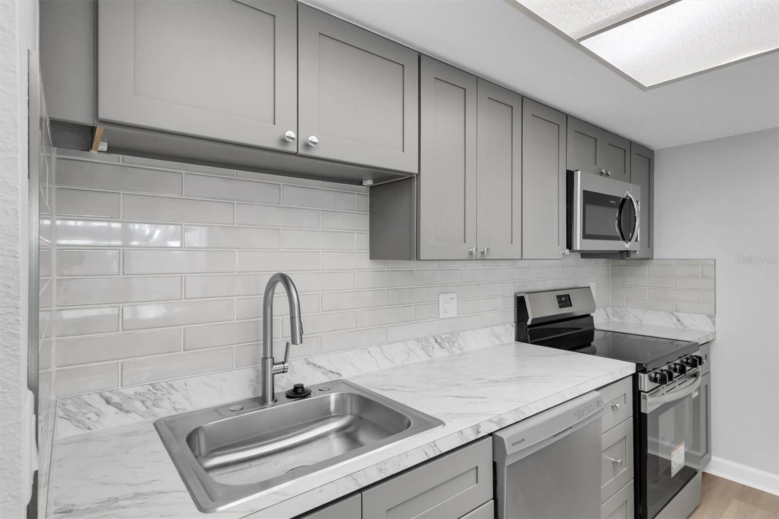 Image 9 of 54 For 1 Windrush Boulevard 87