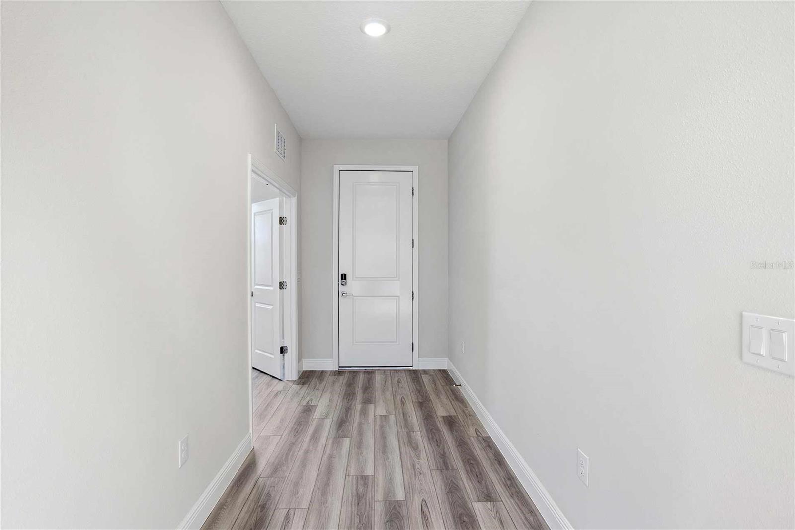 Image 17 of 31 For 10322 Surrey Rose Drive