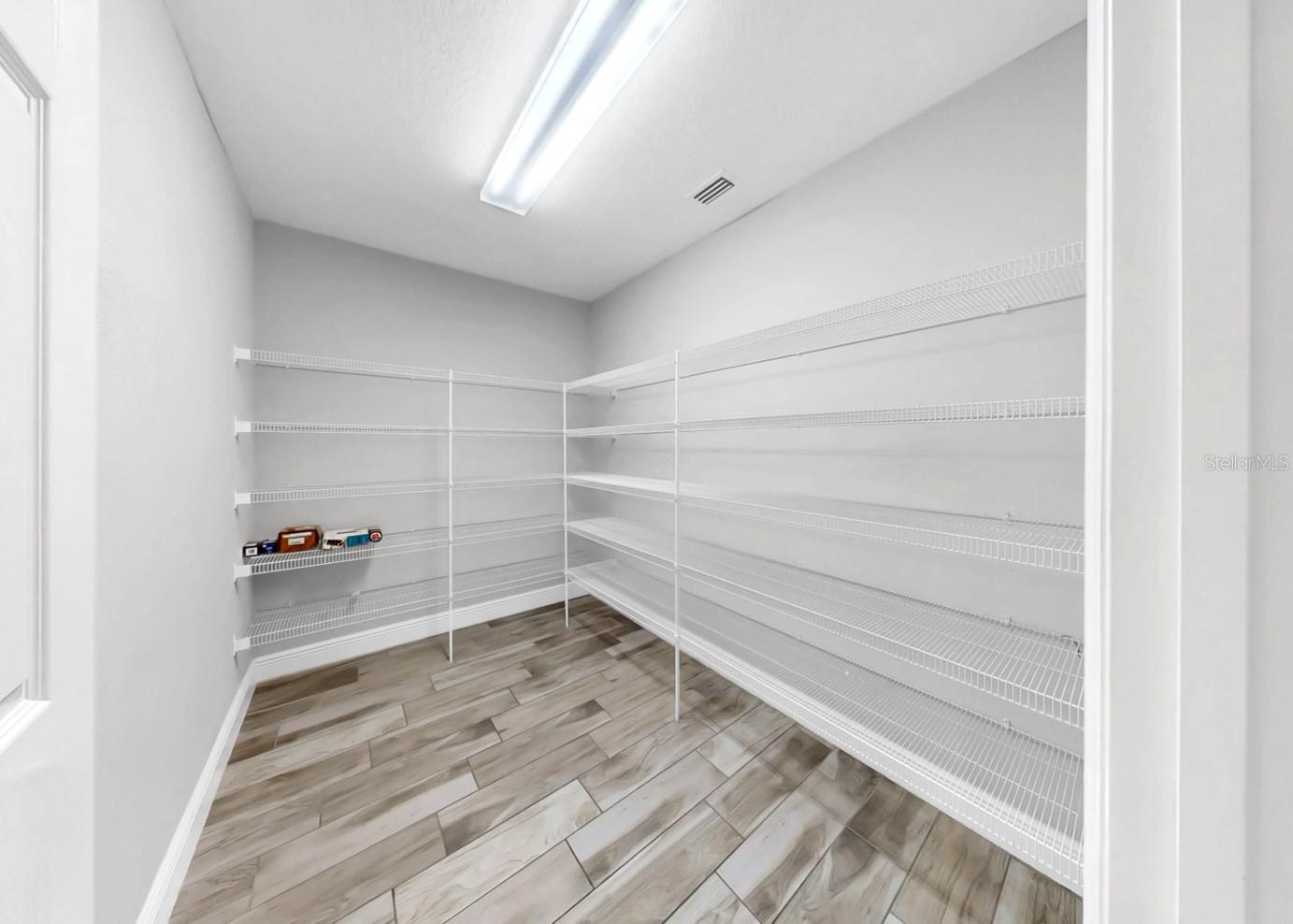 Listing photo id 25 for 13120 Foxtail Fern Drive