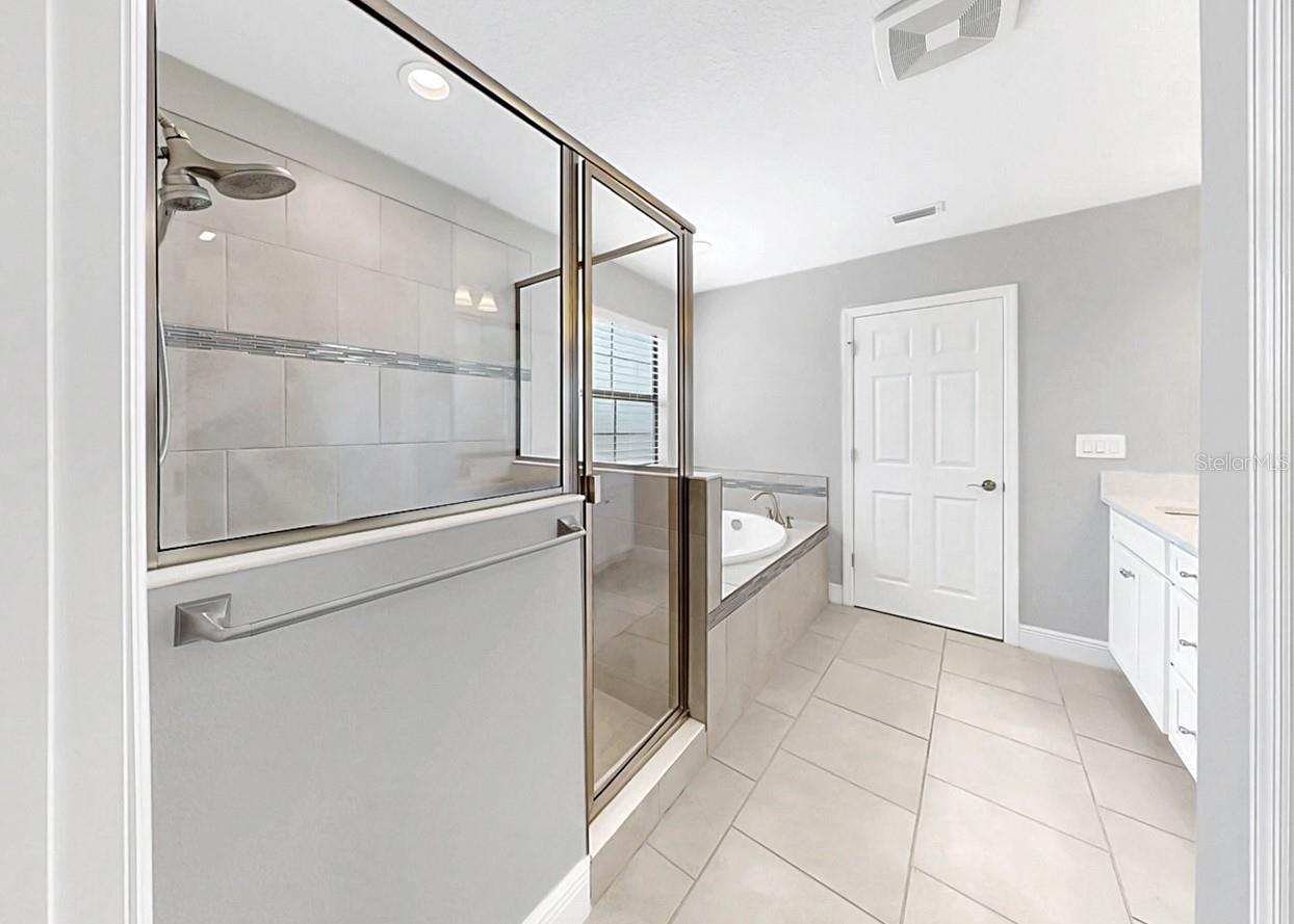 Listing photo id 40 for 13120 Foxtail Fern Drive