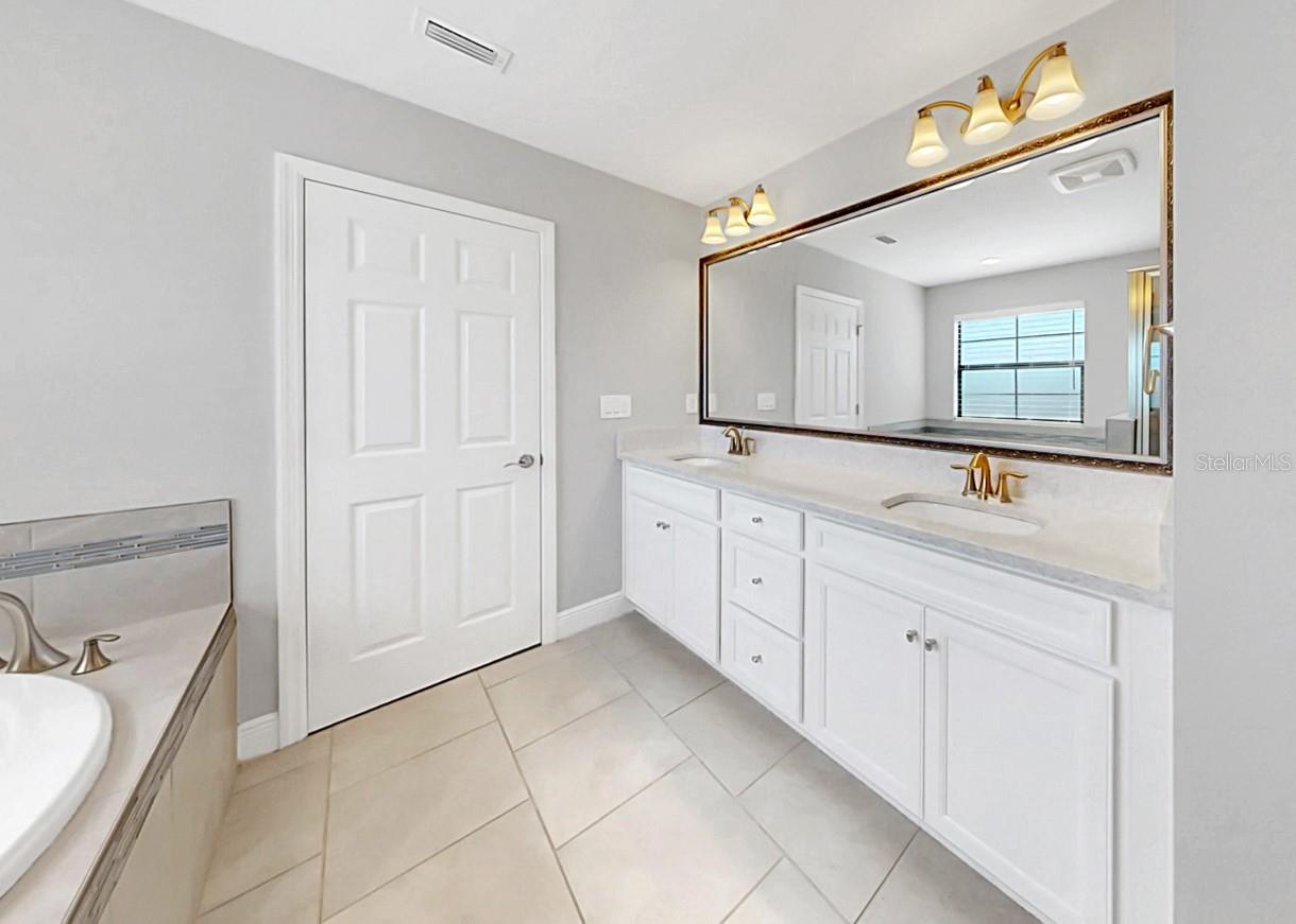 Listing photo id 41 for 13120 Foxtail Fern Drive