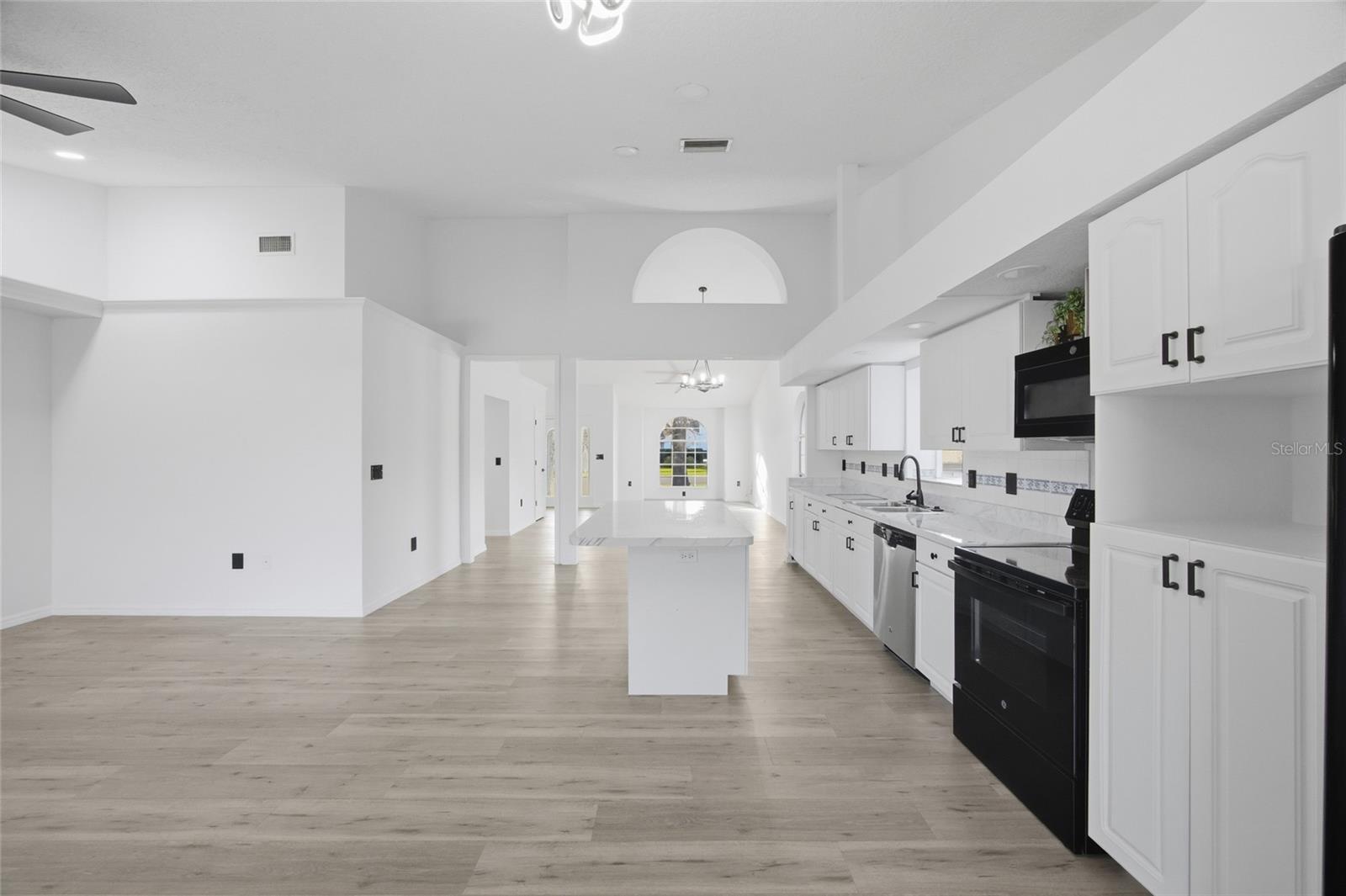 Image 10 of 28 For 6302 Silver Oaks Drive