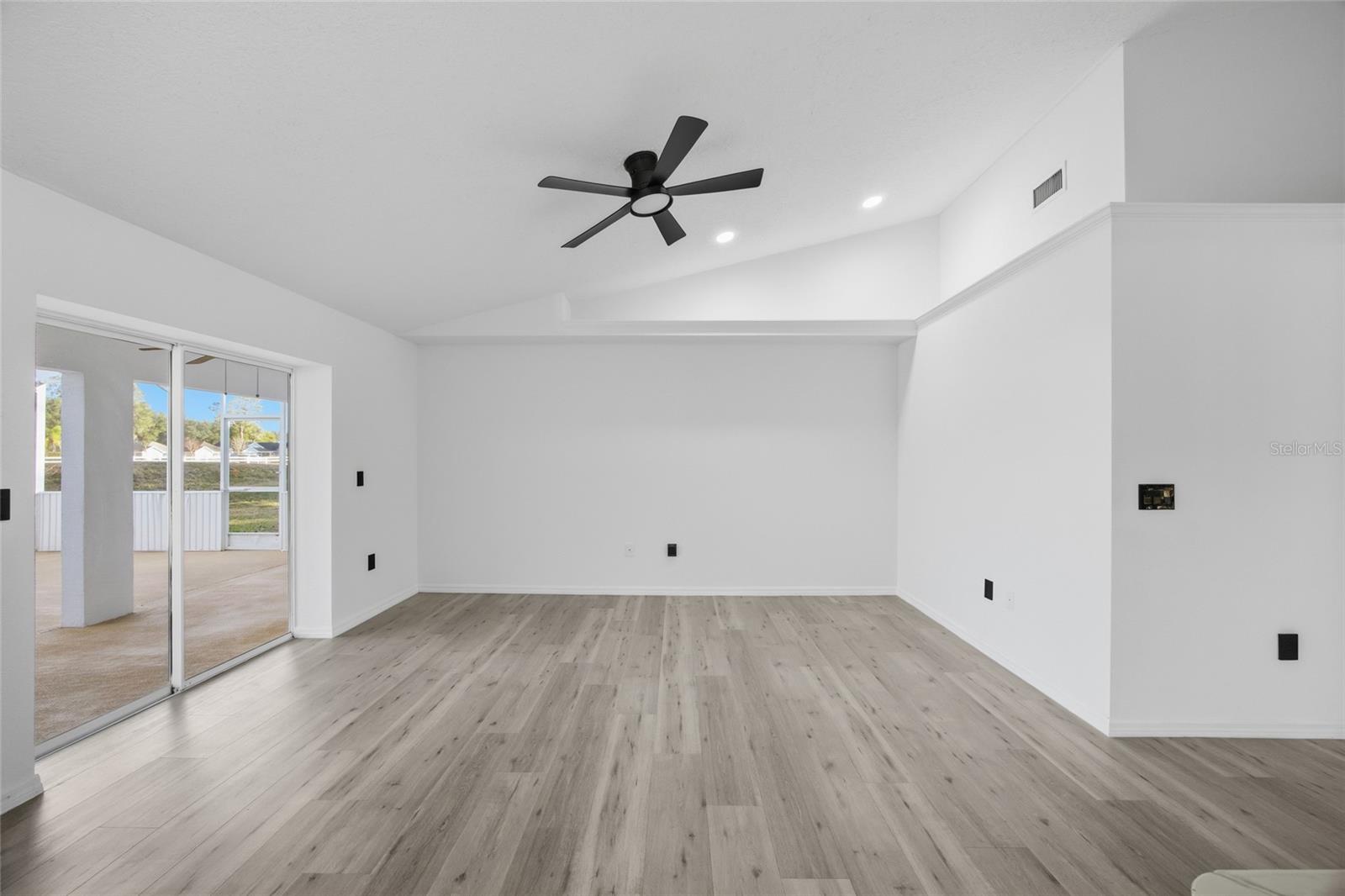 Image 11 of 28 For 6302 Silver Oaks Drive