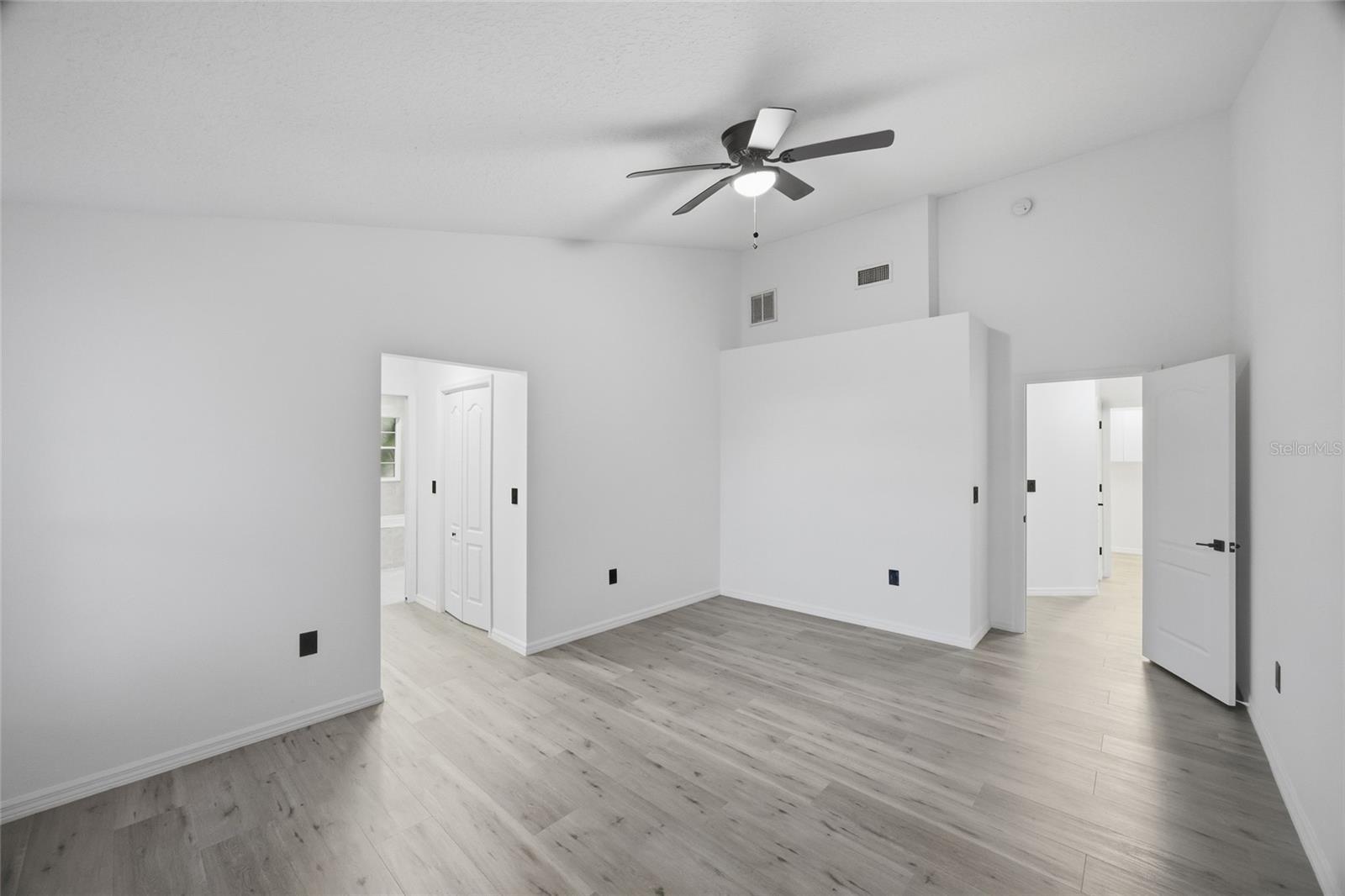 Image 14 of 28 For 6302 Silver Oaks Drive