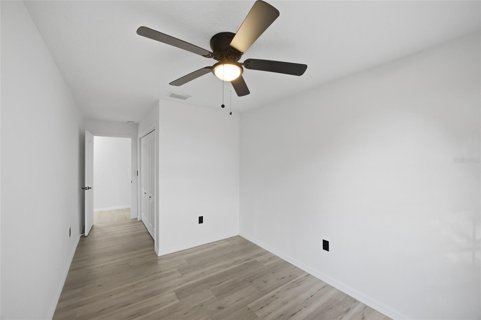 Image 21 of 28 For 6302 Silver Oaks Drive