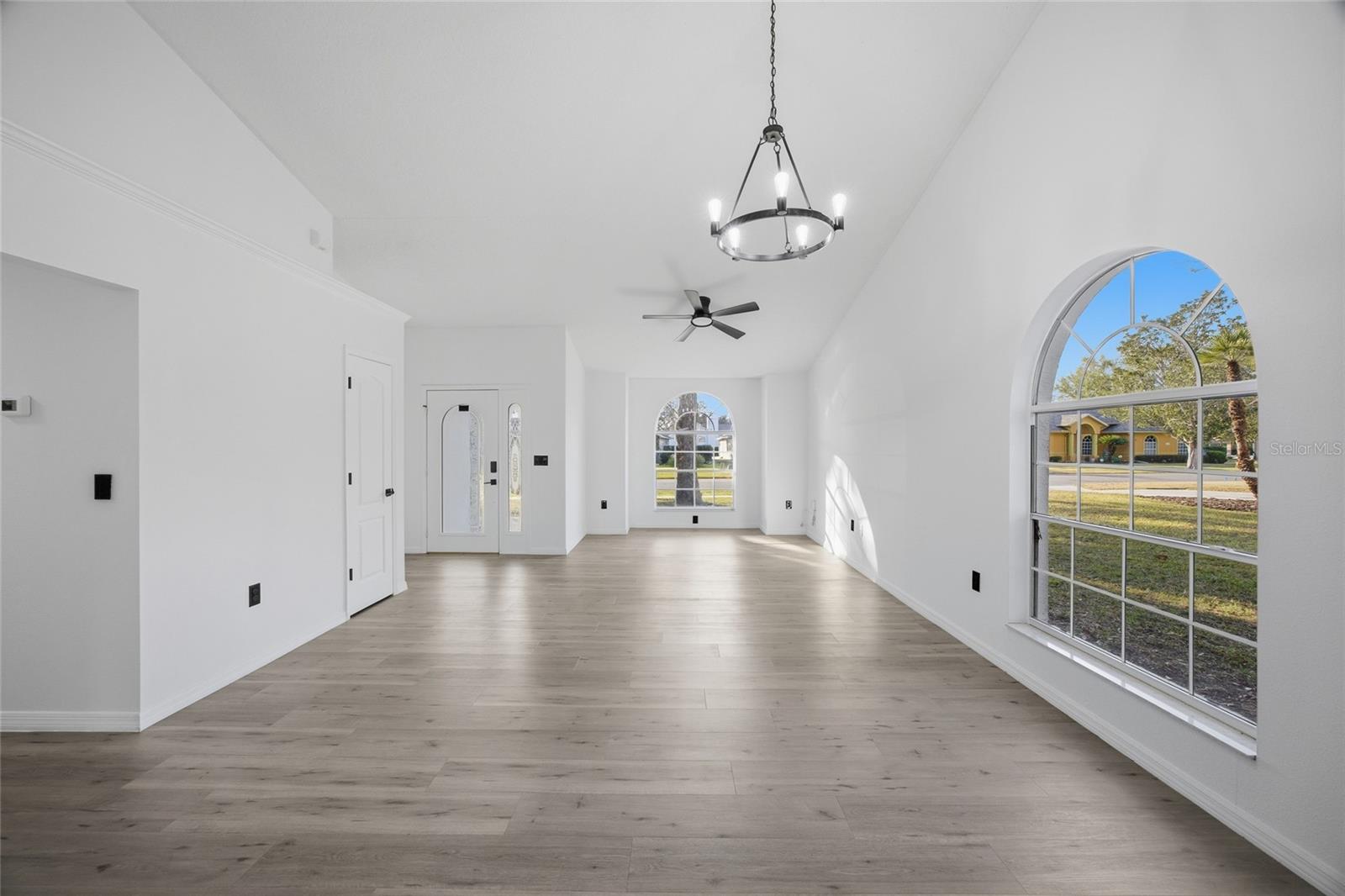 Image 6 of 28 For 6302 Silver Oaks Drive