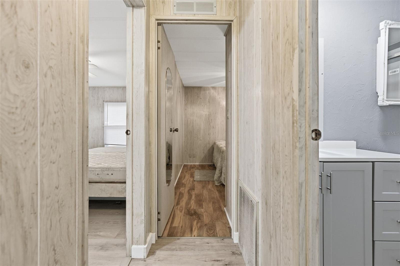 Image 31 of 40 For 7445 Moriah Avenue